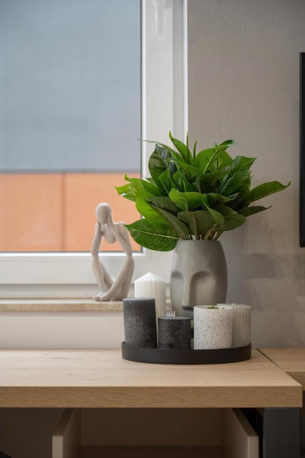 Trendy Studios With Home Office Near Wroclaw Main Station By Noclegi Renters Buitenkant foto