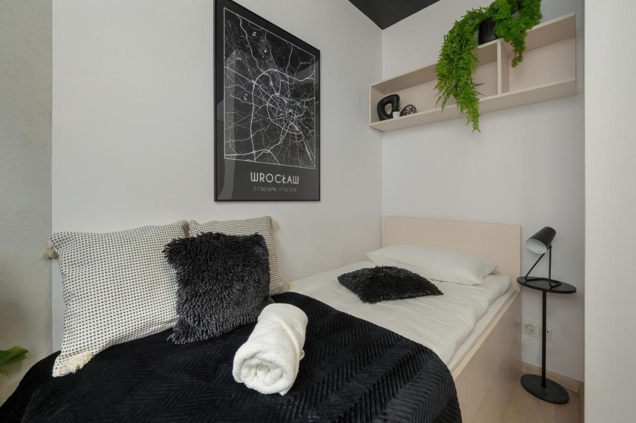 Trendy Studios With Home Office Near Wroclaw Main Station By Noclegi Renters Buitenkant foto