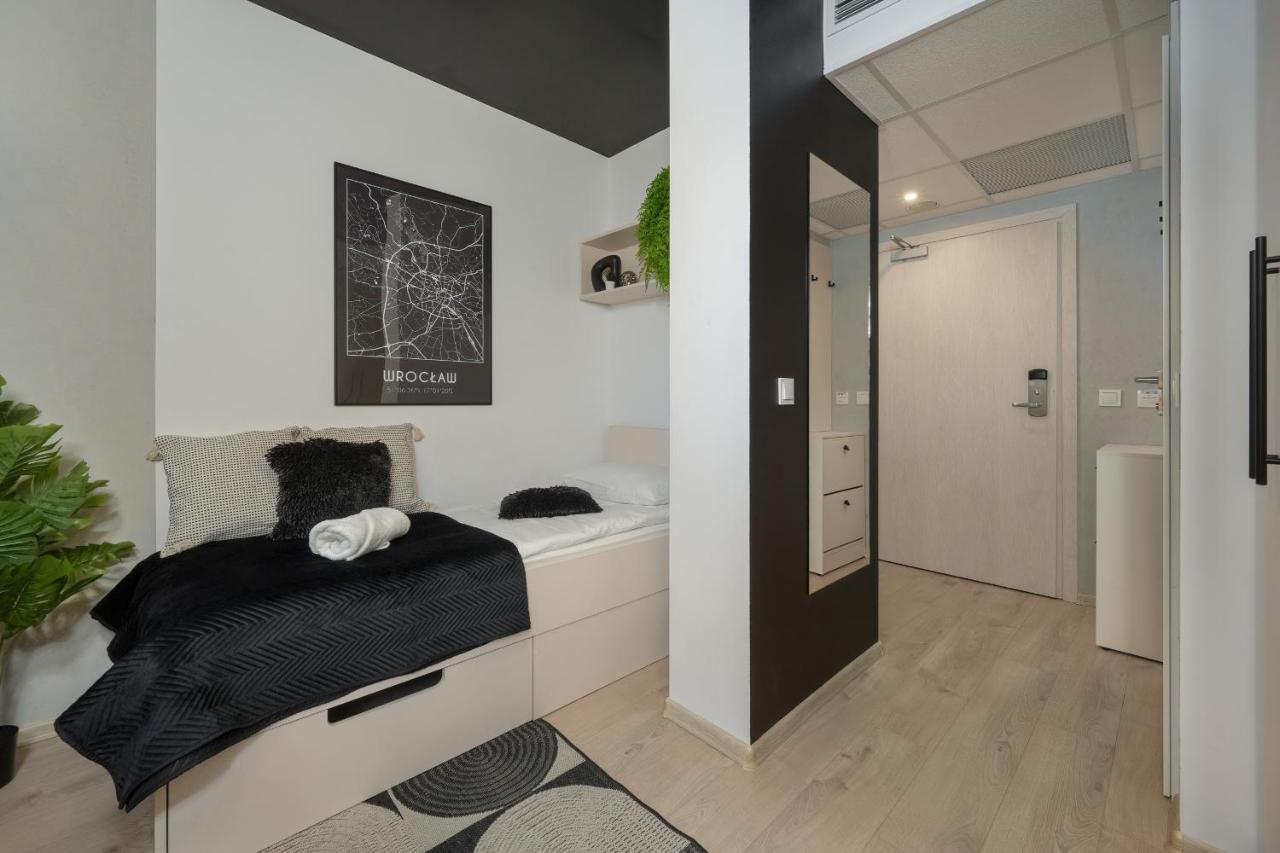 Trendy Studios With Home Office Near Wroclaw Main Station By Noclegi Renters Buitenkant foto