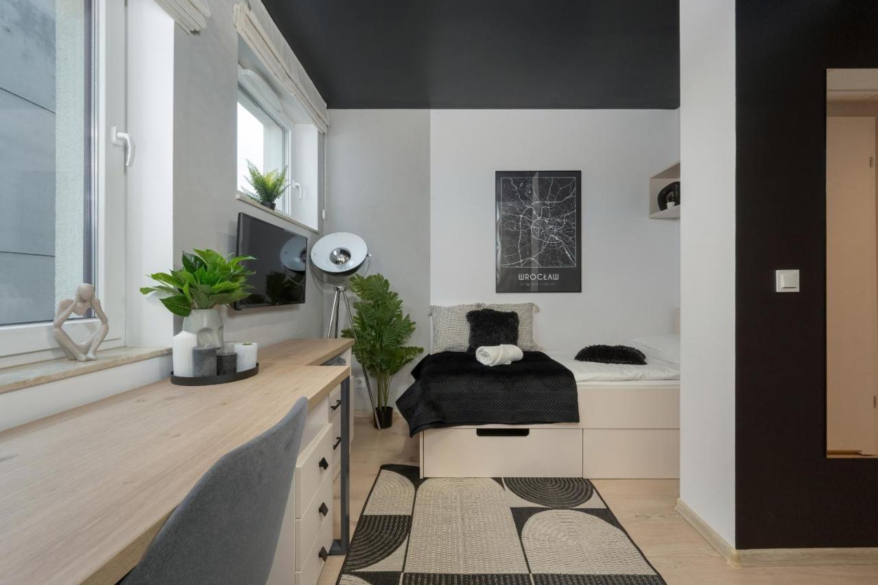 Trendy Studios With Home Office Near Wroclaw Main Station By Noclegi Renters Buitenkant foto