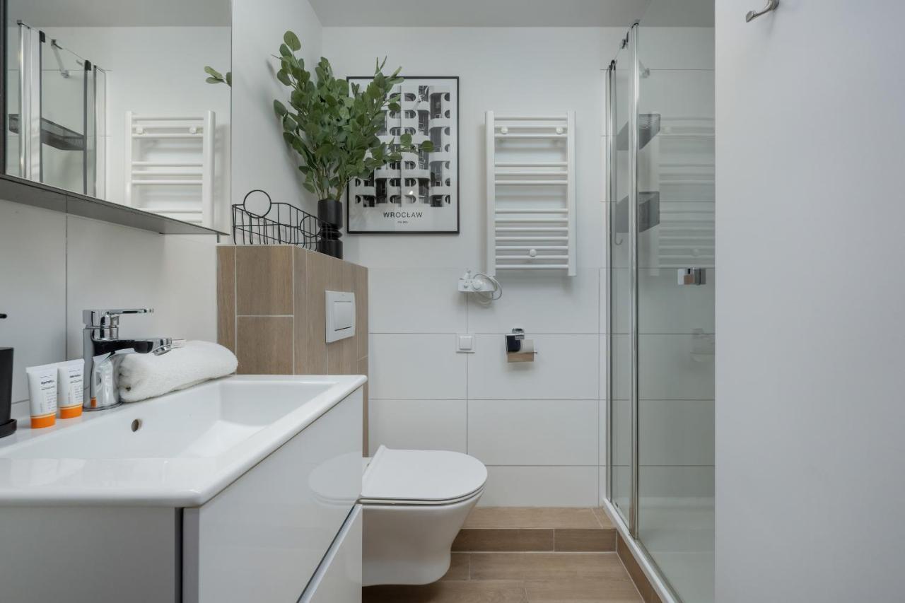 Trendy Studios With Home Office Near Wroclaw Main Station By Noclegi Renters Buitenkant foto