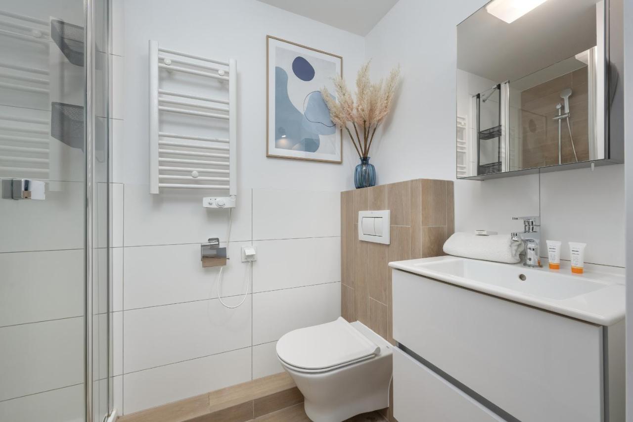 Trendy Studios With Home Office Near Wroclaw Main Station By Noclegi Renters Buitenkant foto